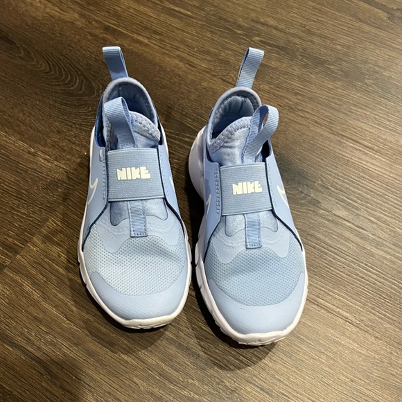Girls Nike Flexrunner Sneaker 12C - Picture 2 of 4